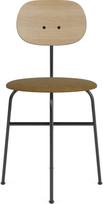 Audo Copenhagen Kėdė Afteroom Plus Bouclé Atlošas iš šviesaus ąžuolo su minkšta sėdimąja dalimi bežinės spalvos 80 cm