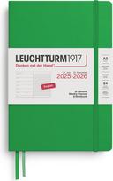 Leuchtturm 1917 Savaitinis planuoklis su linijiniu užrašų knygele kietu viršeliu Leuchtturm 1917 2025/2026 18M EN A5, šviesiai žalias