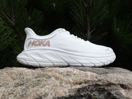 Hoka Arahi 7