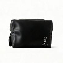 YSL - Juoda lakinės odos kosmetinė su auksiniu logotipu ir užtrauktuku juoda