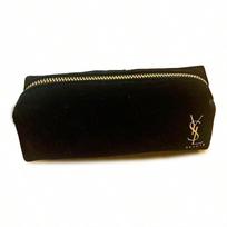 YSL - Juodas Makiažo Šepetėlių Laikymo Maišelis Taip Pat Gali Būti Naudojamas Kaip Pieštukinė. Tai elegantiška, paprasta, kompaktiška. Tinka kasdieniam naudojimui ir yra universalus rožinė