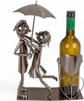 "MIJOMA" vyno butelių laikiklis "Lovers" - rankų darbo metalo menas, romantiškas dekoratyvinis vyno butelių laikiklis, stilinga dekoracija (29 x 27 cm - "Romance in the Rain")