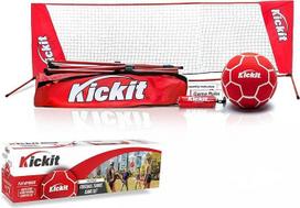 "Kickit" futbolo teniso žaidimo rinkinys, nešiojamas 6,5' pločio x 2' aukščio tinklas ir minkštas lengvas kamuolys, skirtas žaisti lauke, patalpose, kieme, paplūdimyje, visapusiškam įgūdžių lavinimui ir patogus keliauti, originalus