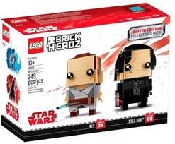 Rey ir Kylo Ren™ - ribotas tiražas - LEGO® BrickHeadz šviesų kardo dvikovoje Rey ir Kylo Ren™!