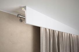 Metalinis karnizas su plastikine išpjova LED juostai LK1, baltos sp., 200 x 10 x 4,1 cm