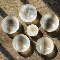 Moroccan Selenite Round Bowl: Gypsum Stone Bracelet Storage and Demagnetizing Ornament 6 cm