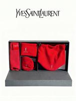 YSL Auksinis Edition Priežiūros Rinkinys: Servetėlė, Plaukų juosta, Miego kaukė, Laikymo maišelis raudona