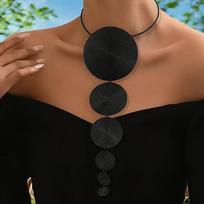 Elegant Retro Y-Shaped Necklace: Luxurious, Unique Design for Chic Vacation Style auksas