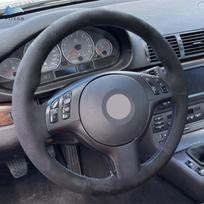 Automobilio vairo zomšos perforuotos odos apdailos dangtelis BMW M Sport M3 E46 Coupe 2000 - 2005 2006 M5 E39 2000 2001 2002 red blue line-0.7mm