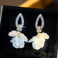 Korean Version Exaggerated Unique Personality High Sense Light Luxury Flower Large Earrings Women'S Fashion Foreign Style Versatile Earrings Earrings