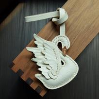 Handmade Genuine Leather Cute Swan Bag Key Chain Bag Pendant Car Key Ring Ladies Bag Accessories DIY Accessories Couple Gifts