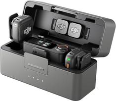 DJI Mic 3 (2 siųstuvai + 1 imtuvas + įkrovimo stovas) Belaidis mikrofonas iPhone / fotoaparatui / Android, itin lengvas, adaptyviojo stiprinimo kontrolė subalansuotam garsui, 28 val. naudojimo, Vlog