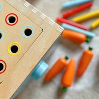 WOOPIE GREEN Medinė edukacinė dėžutė 4in1 Sorteris Montessori Morkų žaidimas