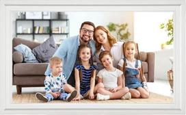 15,6 colių skaitmeninis nuotraukų rėmelis, didelis, elektrinis nuotraukų rėmelis, "WiFi", 32GB atmintis su 1920 x 1080 HD IPS jutikliniu ekranu, automatinis pasukimas, galimybė akimirksniu dalytis nuotraukomis iš bet kurios vietos "Frameo App
