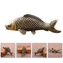 1PC Copper Koi Fish Home Decor Creative Carp Shape Desktop Adornment Tabletop nament Metal Figurine Miniature Statue Decoration 8.2x2.8cm šviesiai ruda spalva