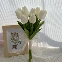 Baltas Vestuvinis Puokštė Dirbtinė Gėlė Tulipanė Kalija Nuotakos Puokštės, Pamergių Puokštės Ceremonijai, Vestuvių Metinėms, Namų Dekoras about 35cm