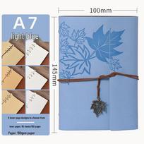 Retro klevo lapo kelionės dienoraštis su elastine juostele - Minkštas viršelis, su kelionės antspaudų dizainais ant perforuotos kortelės, galimybė pritaikyti logotipą 80 lined sheets, 160 pages