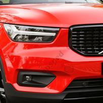 Priekinio buferio vilkimo kablio skylės dangtelis VOLVO XC40 2018- 39847993 NAUJAS koralų raudonos spalvos