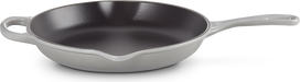 Le Creuset Keptuvė Signature kepimui ir patiekimui, 26 cm, šviesiai pilka