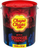 "Chupa Chups Stranger Things" 150 x 12 g skardinėje yra 150 7 išskirtinių skonių ledinukų riboto leidimo metalinėje skardinėje "Stranger Things", skirtoje gerbėjams ir kolekcininkams, tinkančioje Helovinui