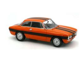 PRE-ORD3R NOREV Modeliukas 1/18 1973 Alfa Romeo 2000 GTV, orange