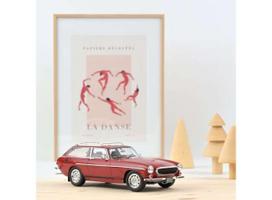 PRE-ORD3R NOREV Modeliukas 1/18 1972 Volvo 1800 ES (US version), red with lower side stripes