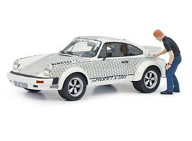 PRE-ORD3R Schuco Modeliukas 1/18 Porsche 911 Röhrl x911 with Walter Röhrl figure, white