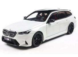 PRE-ORD3R Solido Modeliukas 1/18 2024 BMW M5 Touring (G99), Alpine white