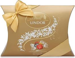 "Lindt" šokolado kamuoliukų mišinys, 323 g pagalvėlių pakuotėje, maždaug 25 LINDOR kamuoliukai (pieniškas šokoladas, švelnus raugintas šokoladas, baltasis šokoladas), šokolado dovana arba šokolado dovana