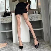Seksualios moteriškos pėdkelnės su raštuotomis tatuiruotėmis Pėdkelnės užrašai Gėlių raidė Moteriškos plonos ilgos juodos kojinės