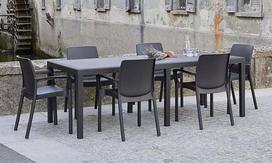 "Dmora" - "Roma" lauko stalas, ištraukiamas stačiakampio formos valgomojo stalas, ištraukiamas sodo stalas su rotango efektu, 100 % pagamintas Italijoje, 150/220 x 90 x 72 cm, antracito spalvos
