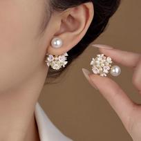 Elegant Imitation Pearl Earrings For Women Double Side White Shell Pearl Stud Earrings Exquisite Ear Jewelry For Party Bangquet