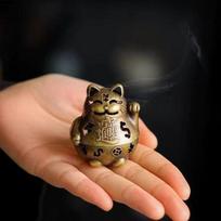 Laimės katės smilkalinė Elegantiškas japoniško stiliaus Feng Shui dekoras Katės letenos dizainas, laikančios daiktą Puikiai tinka namams ir biurui Sėkmės