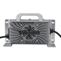 36V 18A 900W Automobilinis akumuliatoriaus įkroviklis Išmanusis palaikomasis įkroviklis 2 kontaktų V formos stiliaus AC, skirtas EZGO golfo vežimėliams iki 1983 m.