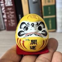 Japonijos Daruma figūrėlė - Keraminis namų ir automobilio papuošalas, puiki dovana atidarymui