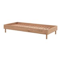 Natūralios spalvos iš ąžuolo masyvo viengulė lova be galvūgalio su lovos grotelėmis 90x200 cm Forrest – Vipack