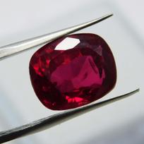 Natūralus raudonasis rubinas 6,2 ct pagalvėlės formos sertifikuotas laisvas brangakmenis 11 mm approx raudona