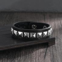 Punk mada Vyriška Juoda Manžetė Odinė Apyrankė Riešo Juosta Metalinės Kniedės Stud Pakabukas 80-ųjų Apvyniojama Apyrankė Moterims Roko Gotikiniai Papuošalai 20cm black