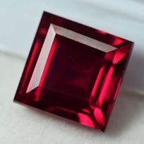 8,20 karato natūralus RUBINAS kraujo raudonumo kvadratinės formos SERTIFIKUOTAS laisvas brangakmenis 12.7 mm raudona