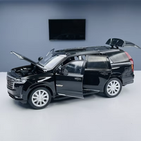Inercinis metalinis automobilis Collectible Escalade SUV, 1:24, su šviesa ir garsu, veikiantis su baterijomis
