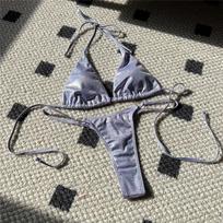 Kaklą rišamas blizgantis aukšto kirpimo bikini moterims Maudymosi kostiumas Moteriškas maudymosi kostiumas Dviejų dalių bikini komplektas Maudymosi kostiumas S violetinė