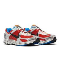Nike Air Zoom Vomero 5 Low Gundam - FV3964-601 EU 42 raudona