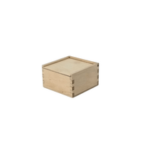 Medinė dėžutė su slankiojančiu dangčiu – 10×10×5 cm