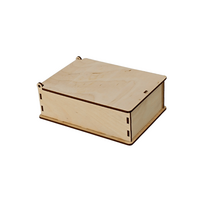 Maža medinė dėžutė su plonu dangčiu – 15×10×5 cm