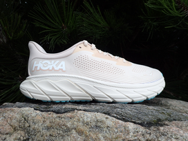 Hoka Arahi 7
