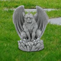 Sodo statula su saulės šviesa Gargoyle skulptūra Gotikinis oro sąlygoms atsparus ornamentas Apšvietimas kiemui pilka spalva