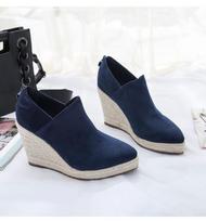 Madingi aukštakulniai moteriški batai vakarėliams Gamintojo modelio batai Elegantiški moteriški pleištiniai 10 cm itin aukšti moteriški pompos 36 tamsiai mėlyna spalva
