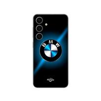 Samsung Galaxy S25 dėklas su juodu ir mėlynu blizgančiu BMW logotipu Maniacase juoda
