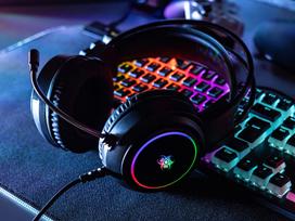 Žaidimų ausinės Tracer GameZone GZ X1 su 50 mm garsiakalbiais ir RGB apšvietimu