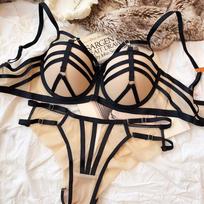 Europos moterų klasikinis apatinio trikotažo komplektas Sexy Hollow Brassiere Black Lace Temptation Push Up Liemenėlės komplektas Moteriškas apatinis trikotažas, 2 dalių S 70B juoda
